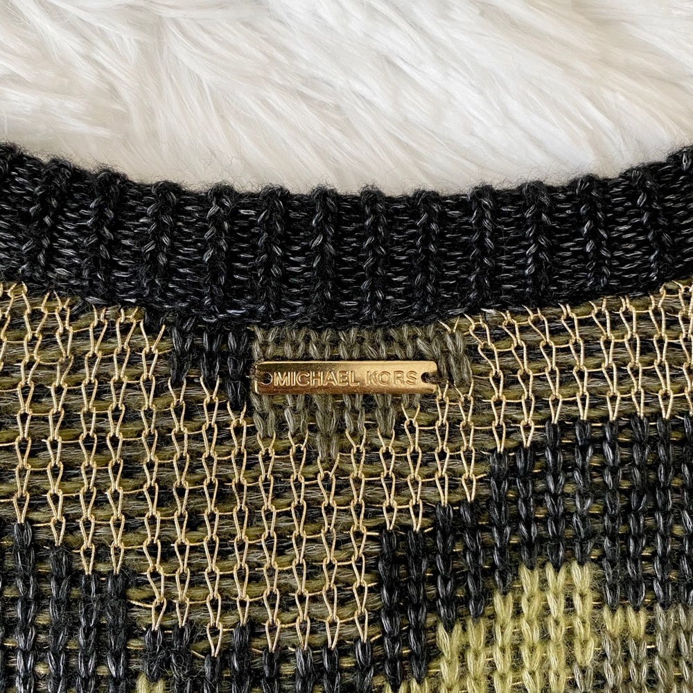 NWT Michael Kors Camouflage V Neck Sweater - Picture 4 of 5